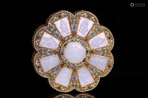 A GILT SILVER FLOWER SHAPED JEWELRY BOX