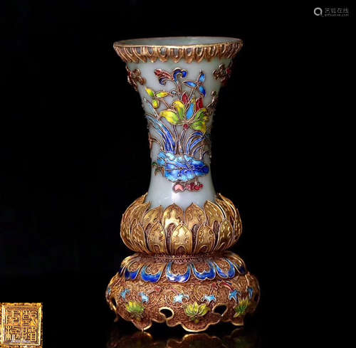 A GILT SILVER DECORATED HETIAN JADE GU VASE