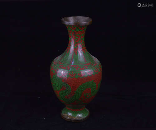 A CLOISONNE GREEN DRAGON PATTERN VASE