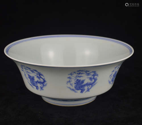 A BLUE AND WHITE DRAGON PATTERN BOWL