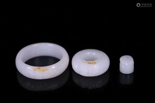 SET TO THREE HETIAN WHITE JADE PENDANTS