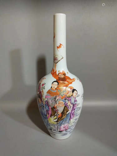 A FIGURE PATTERN LONG NECK BOTTLE VASE