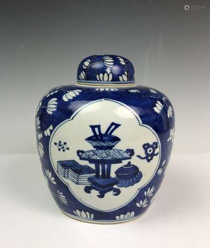 Blue and White Porcelain Covered Jar