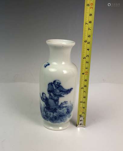 Blue and White Porcelain Vase with Mark