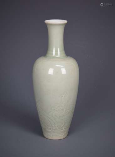 White Glazed Porcelain Vase with Mark