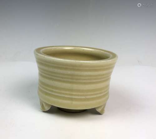 Pottery   Tripod Cup