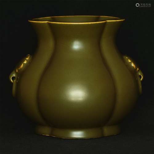 Tea Dust Glazed Porcelain Lobed Jar, QianLong Mark