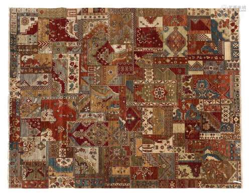 HAND TIED AGRA RUG 10'2