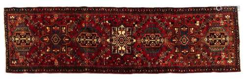 PERSIAN HAND-TIED SERAPI FLOOR RUNNER 10'6