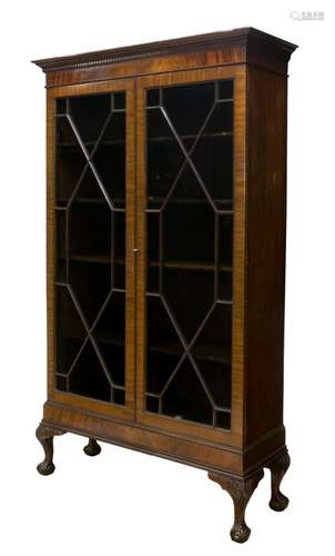 CHIPPENDALE STYLE ASTRAGAL DISPLAY CABINET