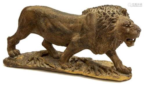 LARGE WELL CARVED WALNUT DETAILED FIGURE OF A LION