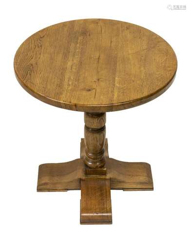 VINTAGE ENGLISH OAK CIRCULAR TOP SIDE TABLE