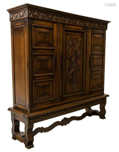 FRENCH RENAISSANCE REVIVAL OAK ARMOIRE