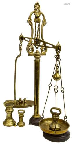 BRITISH GEORGE V BRASS BALANCE SCALE & WEIGHTS