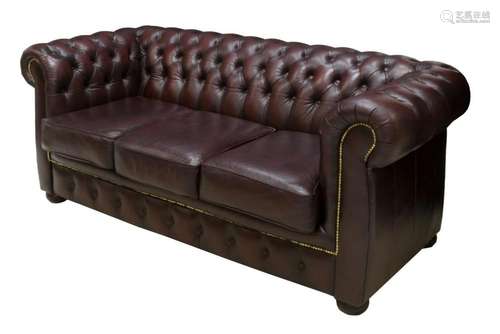 CHESTERFIELD STYLE BUTTONED OX BLOOD SOFA