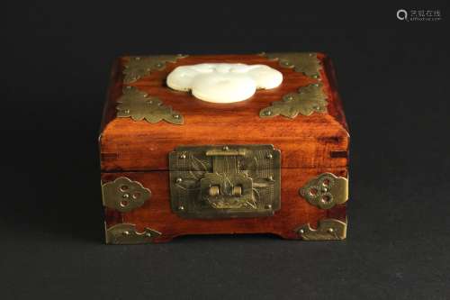 创汇期 红木包铜嵌玉首饰盒
