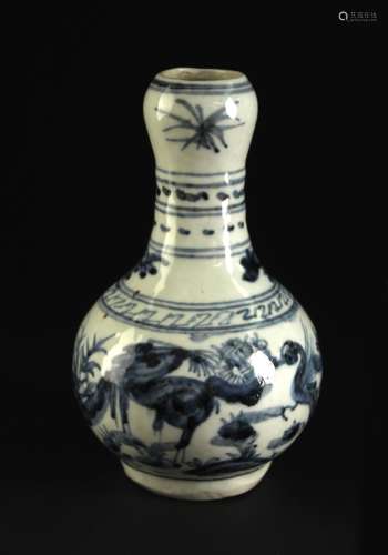 15世纪青花凤纹蒜头瓶