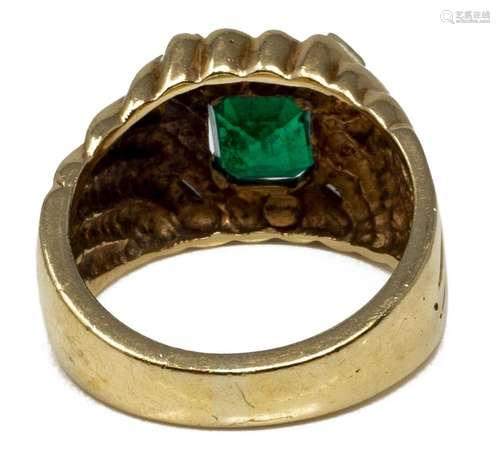 ESTATE 14KT GOLD, DIAMOND & NICE EMERALD RING