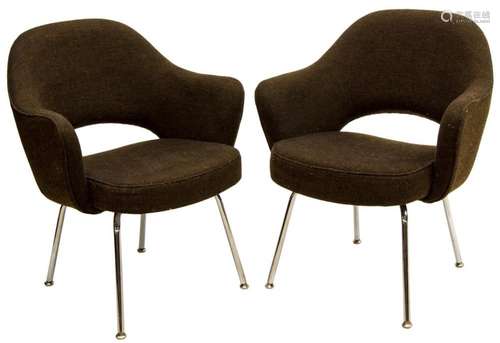 (2) EERO SAARINEN FOR KNOLL EXECUTIVE ARMCHAIRS