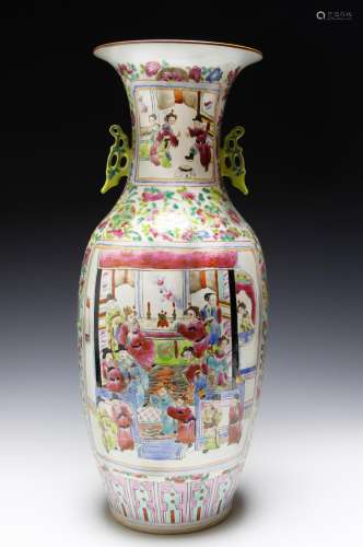 CHINESE CERAMIC DOUBLE HANDLED VASE 23