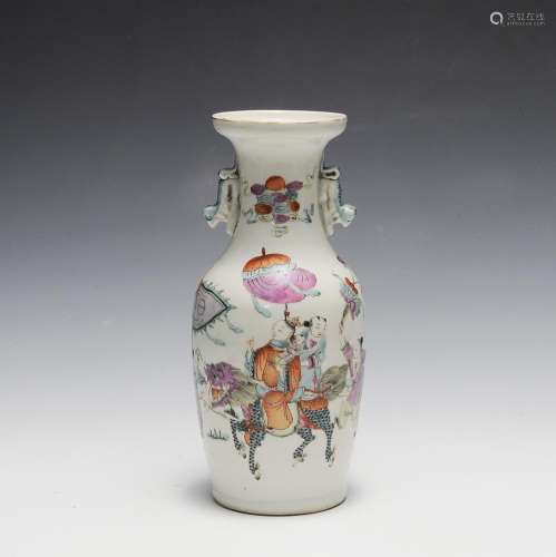 CHINESE FAMILLE PORCELAIN VASE, LATE QING
