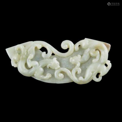 GREEN JADE ARC-SHAPED PLAQUE, HUANG MING DYNASTY 14.6cm wide