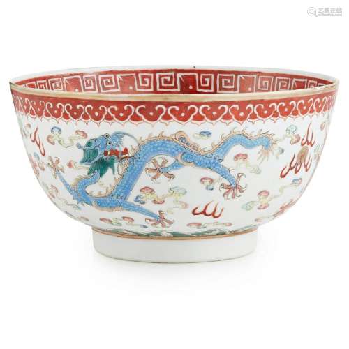 FAMILLE VERTE 'DRAGONS' BOWL GUANGXU MARK AND OF THE PERIOD 17cm diam