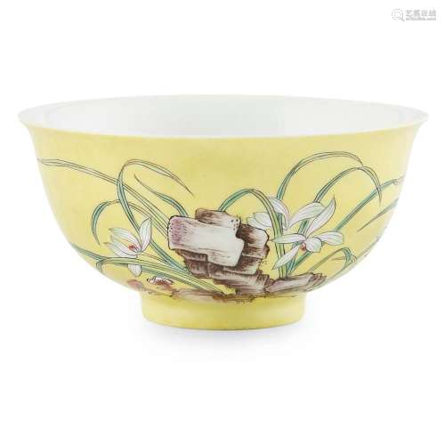 FAMILLE ROSE YELLOW-GROUND INSCRIBED BOWL JIANG YAO MARK, 20TH CENTURY 10.3cm diam