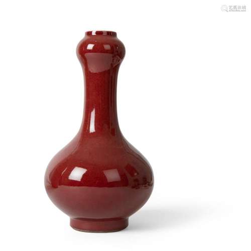 SANG-DE-BOEUF GLAZE GARLIC-MOUTH VASE QING DYNASTY. 19TH CENTURY 29cm high