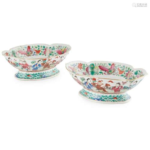 PAIR OF FAMILLE ROSE FOOTED BOWLS QING DYNASTY, 19TH CENTURY 27.8cm wide