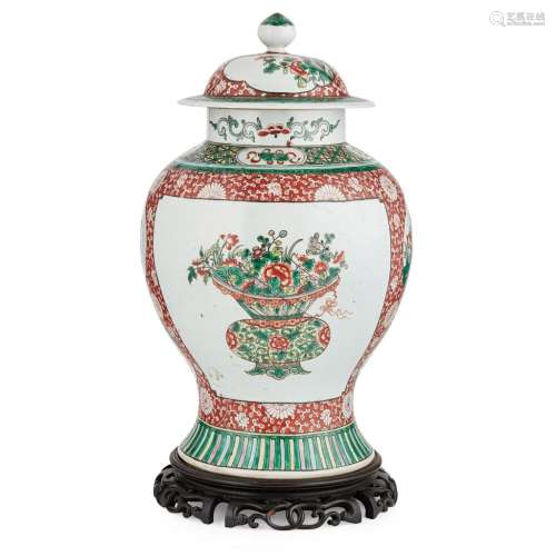 FAMILLE VERTE BALUSTER JAR AND COVER QING DYNASTY, LATE 19TH CENTURY 45.5cm high