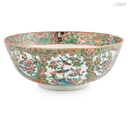 CANTON FAMILLE ROSE BOWL FOR THE PERSIAN MARKET QING DYNASTY, 19TH CENTURY 23cm diam
