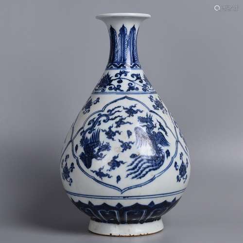 A BLUE AND WHITE YUHUCHUN VASE