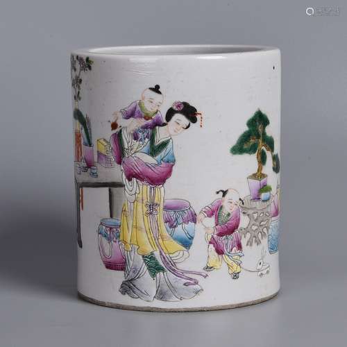 A FAMILLE ROSE BRUSH POT