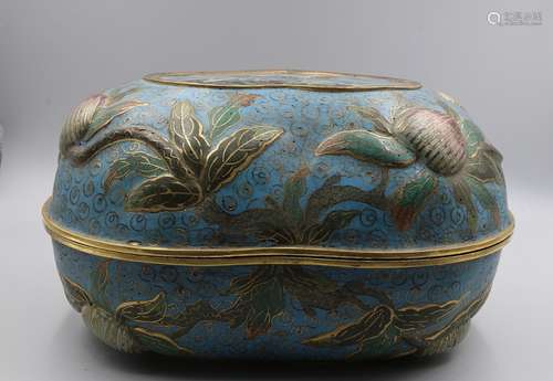 A CLOSIONNE PEACH-FORM BOX, QIANLONG MARK