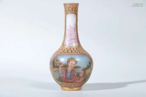 A ENAMEL PAINTED BOTTLE VASE, QIANLONG MARK