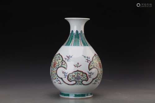 A FAMILLE VERTE YUHUCHUN VASE, CHENGHUA MARK