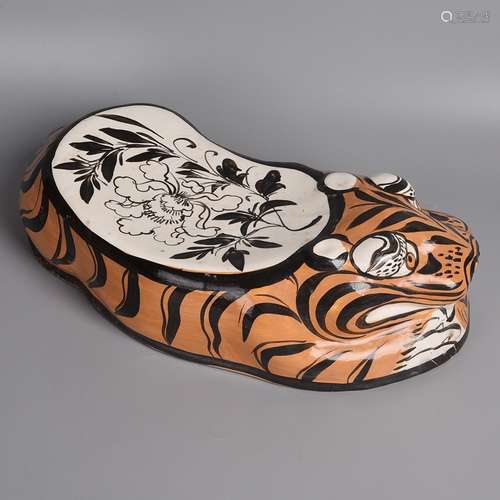 A CIZHOU TIGER-FORM PILLOW