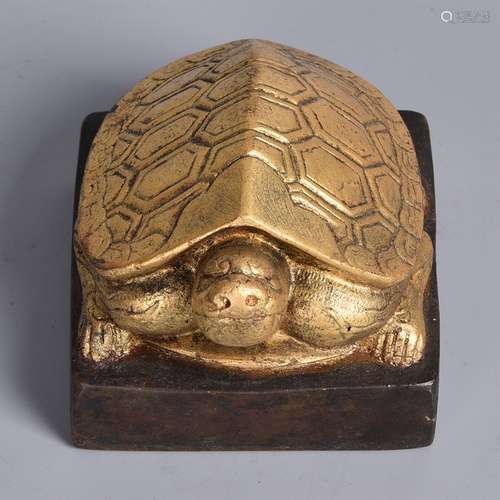 A GILT-BRONZE TURTLE SEAL CHOP