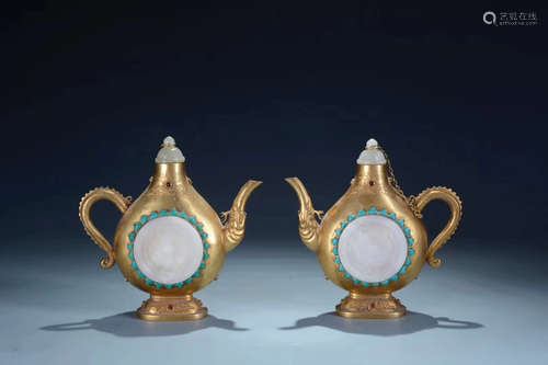 A PAIR OF GILT BRONZE WITH HETIAN JADE CASKET TEAPOT