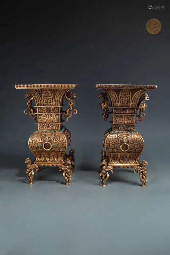 14-16TH CENTURY, A PAIR OF GILT BRONZE DOUBLE-EAR SQUARE VASES, MING DYNASTY