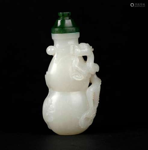 A WHITE JADE 'DRAGON' SNUFF BOTTLE, QING DYNASTY