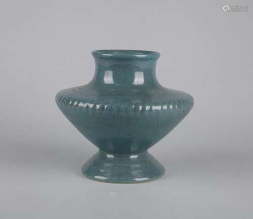 A FLAMBE-GLAZED BLUE ZUN VASE, QING DYNASTY