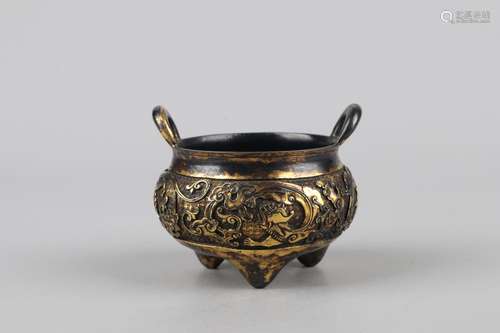 A UNUSUAL GILT BRONZE TRIPOD CENSER, QIANLONG PERIOD