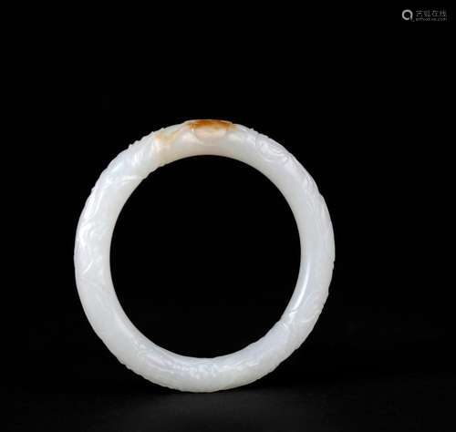 A WHITE JADE BANGLE, QING DYNASTY