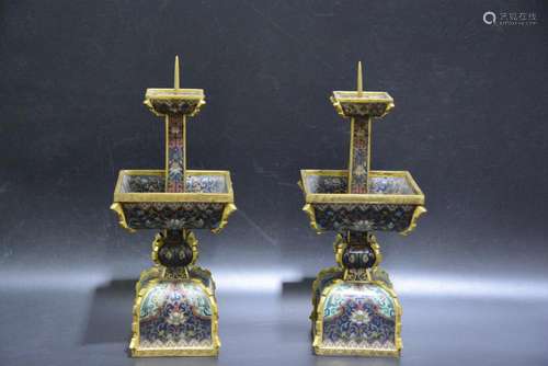 A PAIR OF CLOISONNE ENAMEL CANDLE HOLDERS, QIANLONG MARK, QING DYNASTY