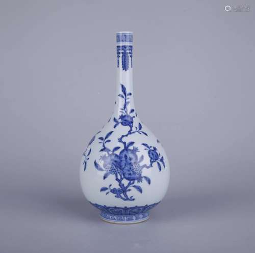 A BLUE AND WHITE 'SANDOU' BOTTLE VASE QIANLONG MARK, QING DYNASTY