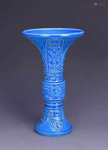 A TURQUOISE-GLAZED GU-FORM VASE, QIANLONG MARK, QING DYNASTY