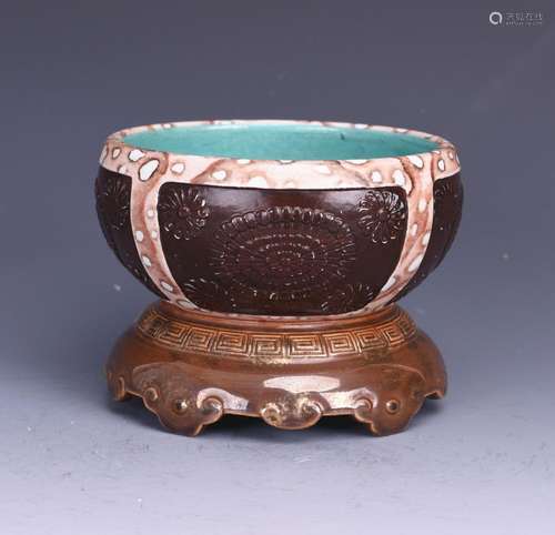 A INCISED RUSSET-GLAZED BRUSH WASHER, QIANLONG MARK, QING DYNASTY