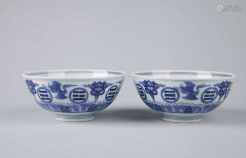 A PAIR OF BLUE AND WHITE BOWLS, GUANGXU MARK, QING DYNASTY